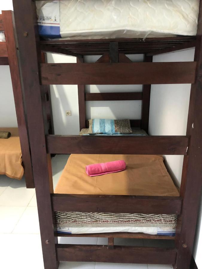 Ariata Arya Hostel Kuta  Luaran gambar